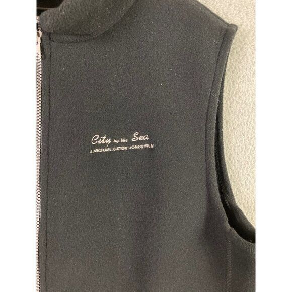 City by the Sea Movie Crew Vest English Bay 2002 Robert De Niro Film Fleece M - Picture 6 of 8